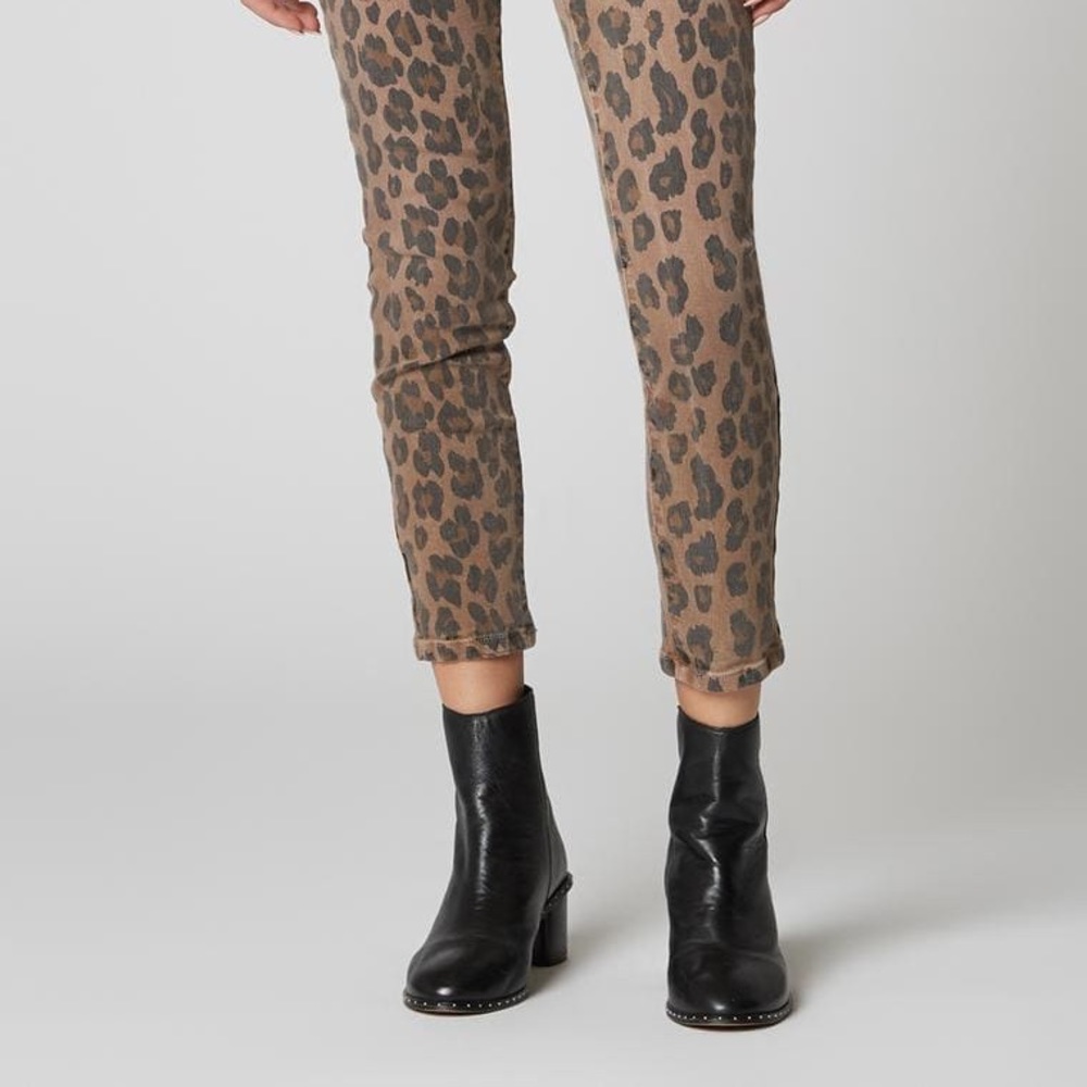 [BlankNYC] “The Reade Crop” in “Catwalk.” Size 27. - Picture 6 of 7